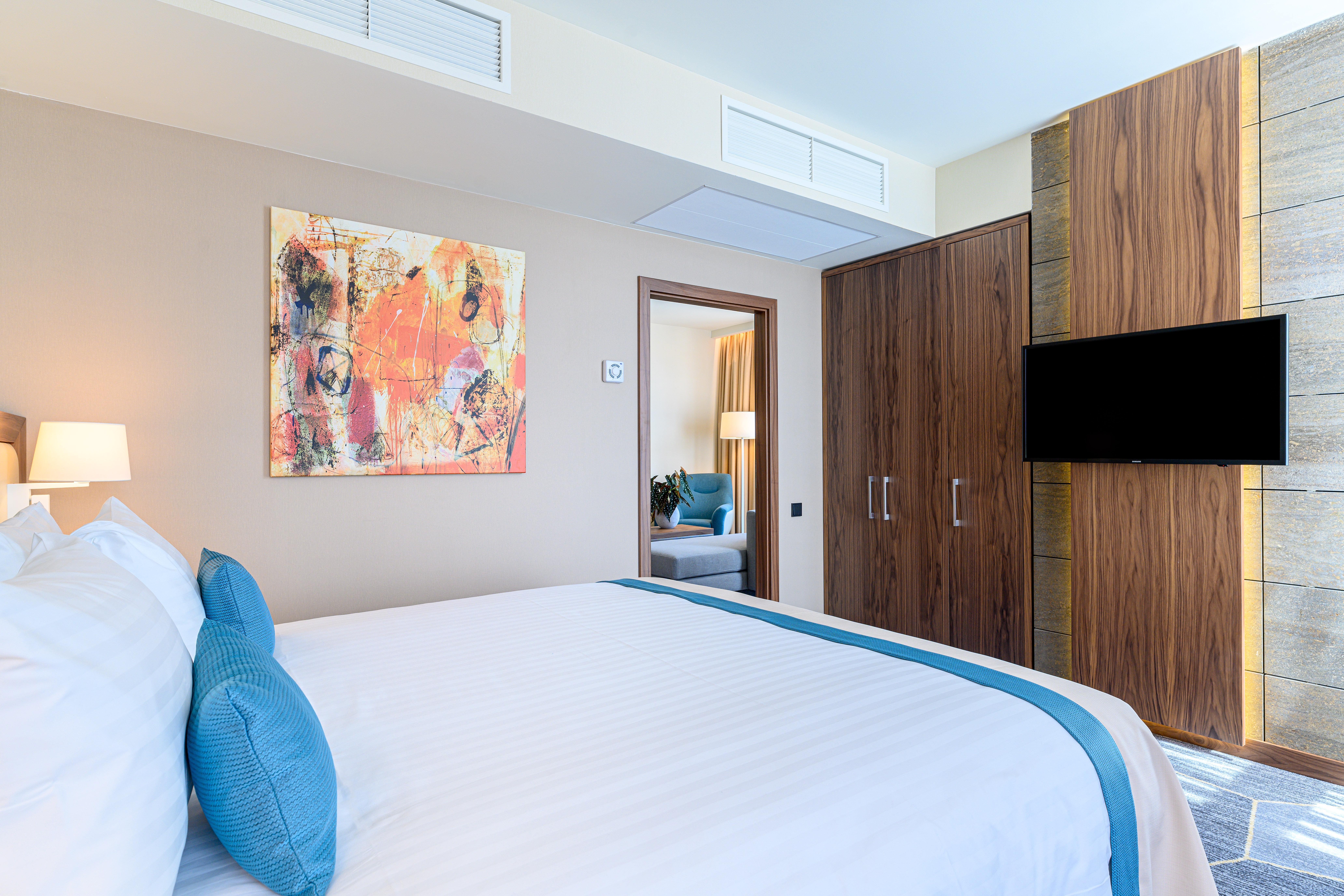 Crowne Plaza By Ihg Hotel