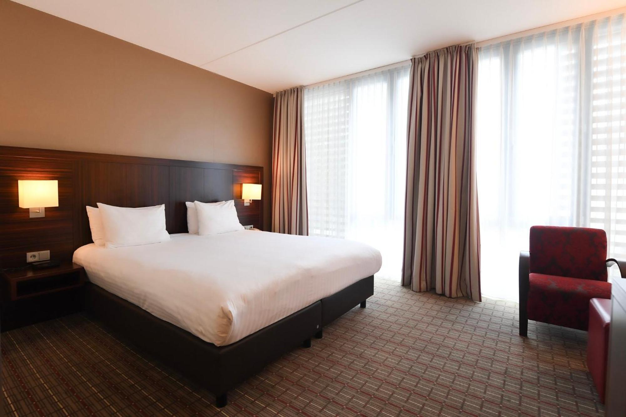 Crowne Plaza By Ihg 4*