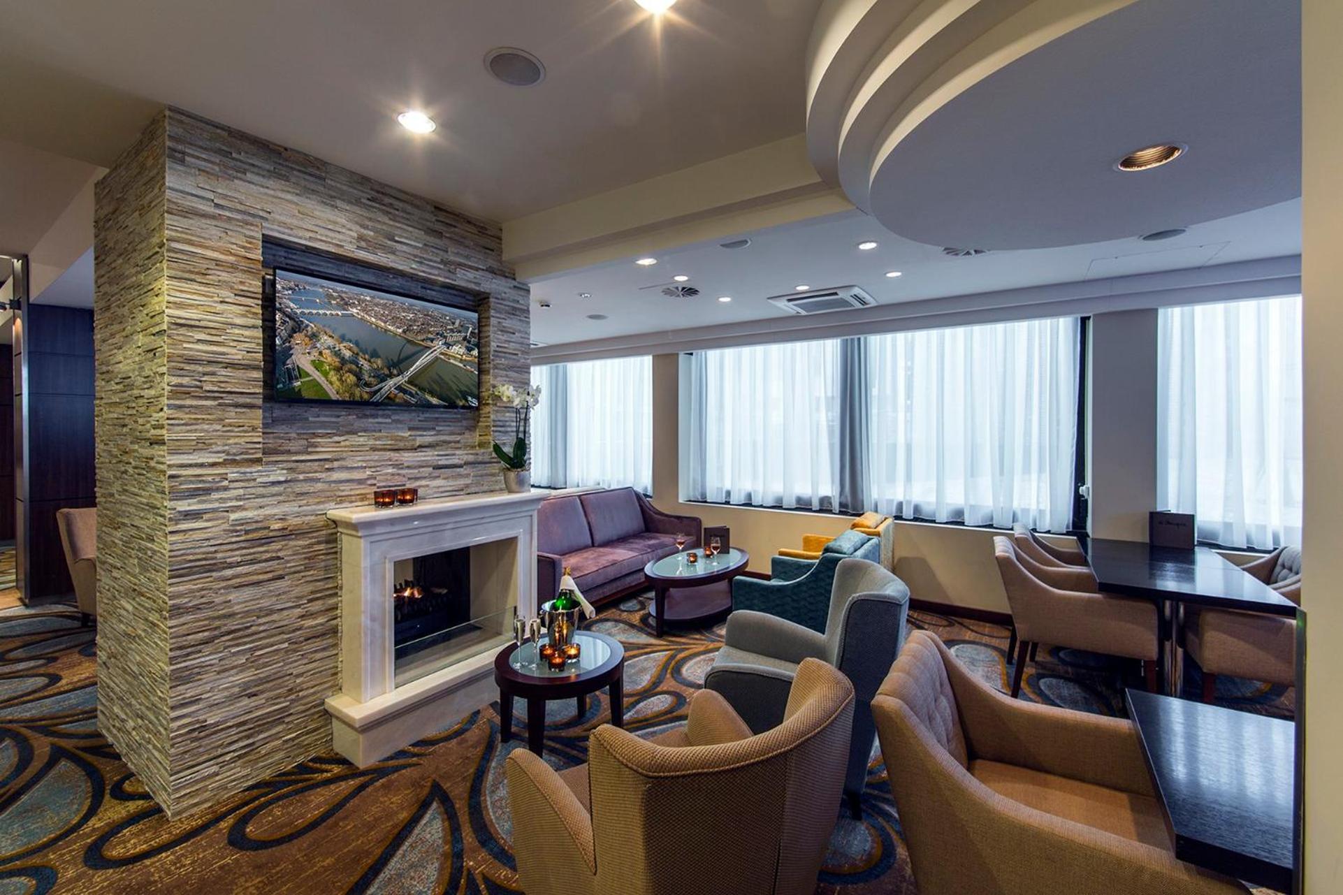 Crowne Plaza By Ihg