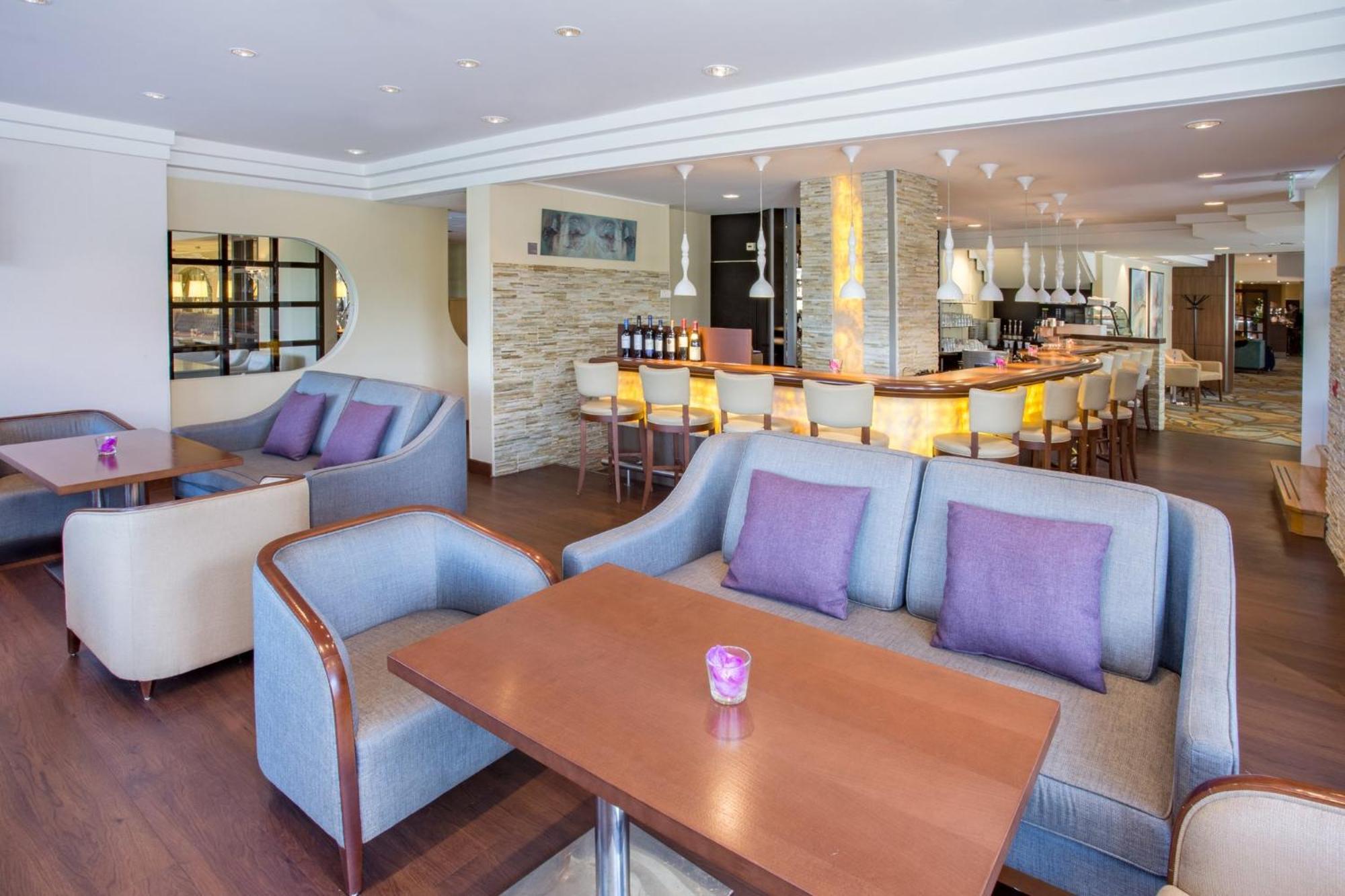 Crowne Plaza By Ihg Hotel 4*
