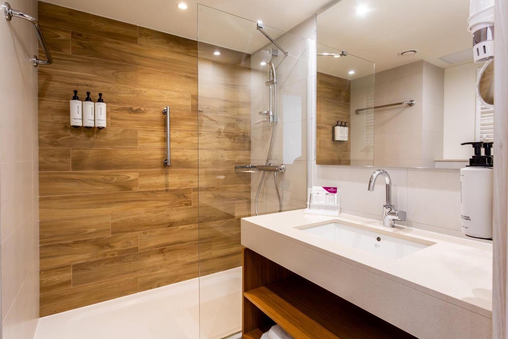 Crowne Plaza By Ihg