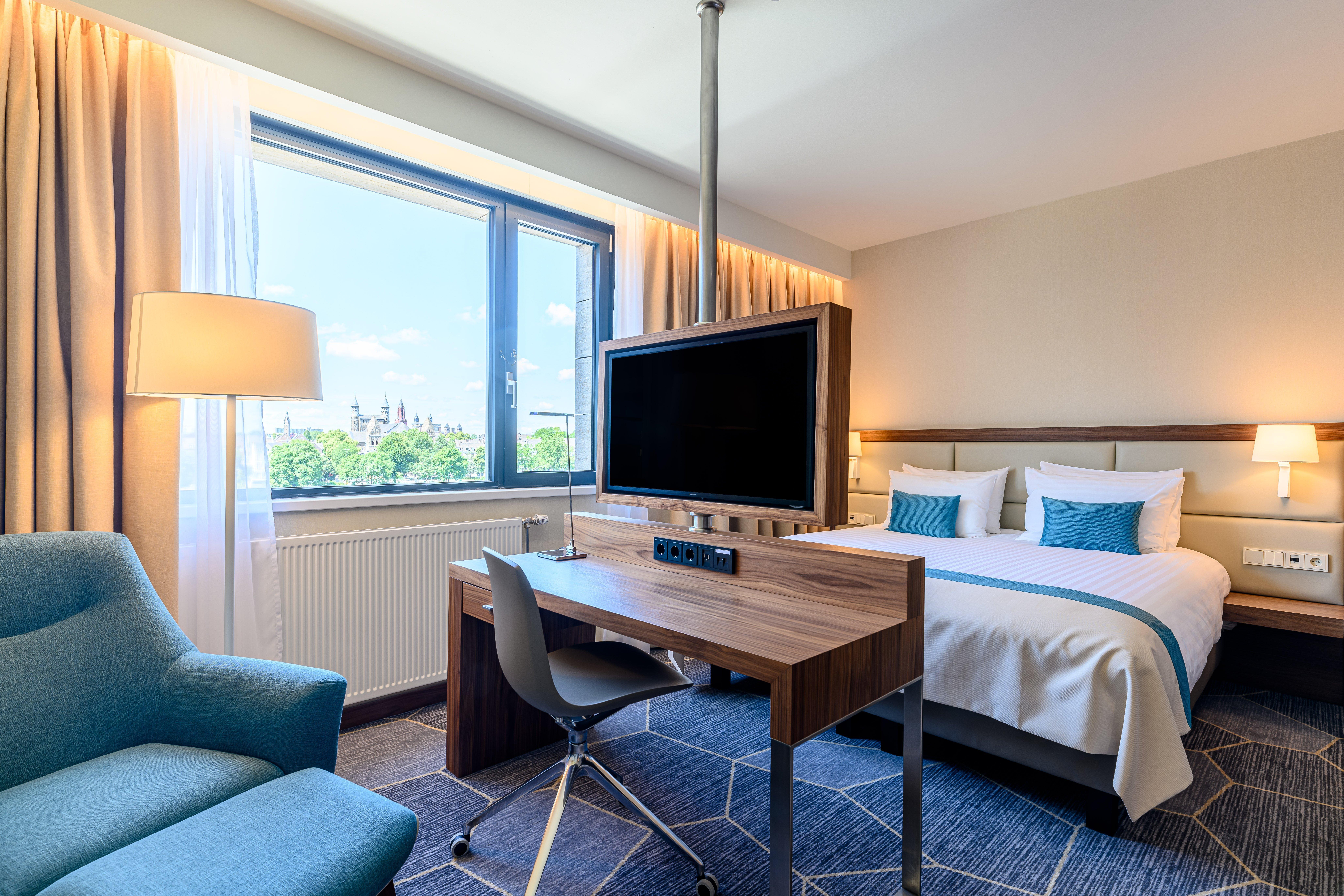 Hotel Crowne Plaza By Ihg 4*
